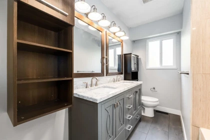 Hallway Photo of 22990 70a Avenue, Langley, BC