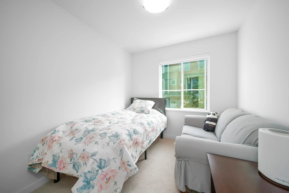 Basement Recreation Room Photo of 50 16561 17a Avenue, Surrey, BC