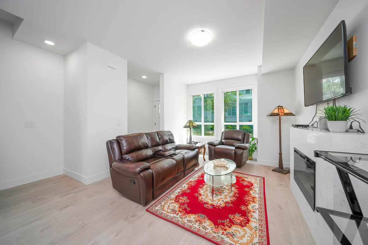 Breakfast Nook Photo of 50 16561 17a Avenue, Surrey, BC