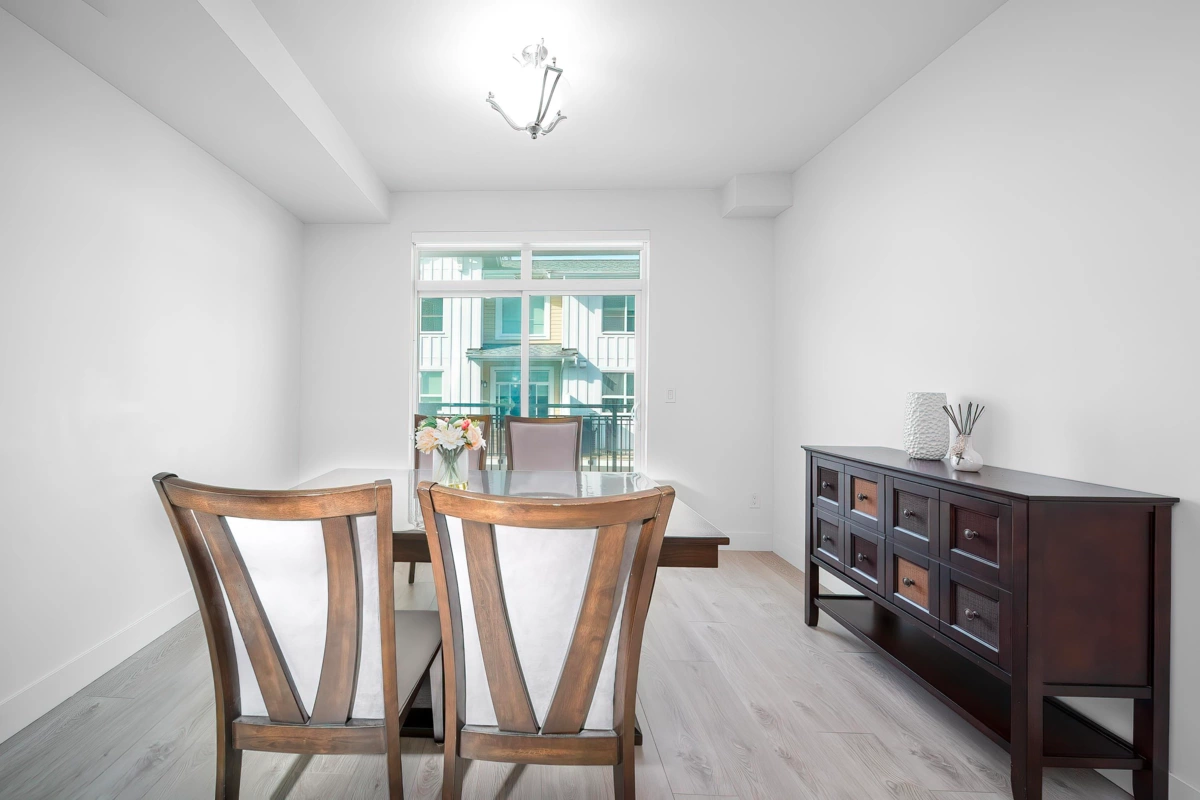 Dining Area Photo of 50 16561 17a Avenue, Surrey, BC