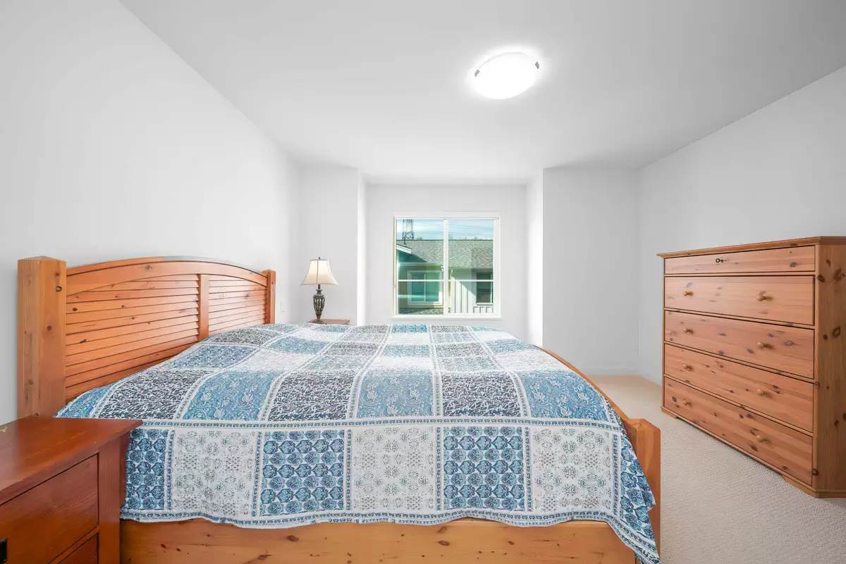 Guest Bathroom Photo of 50 16561 17a Avenue, Surrey, BC