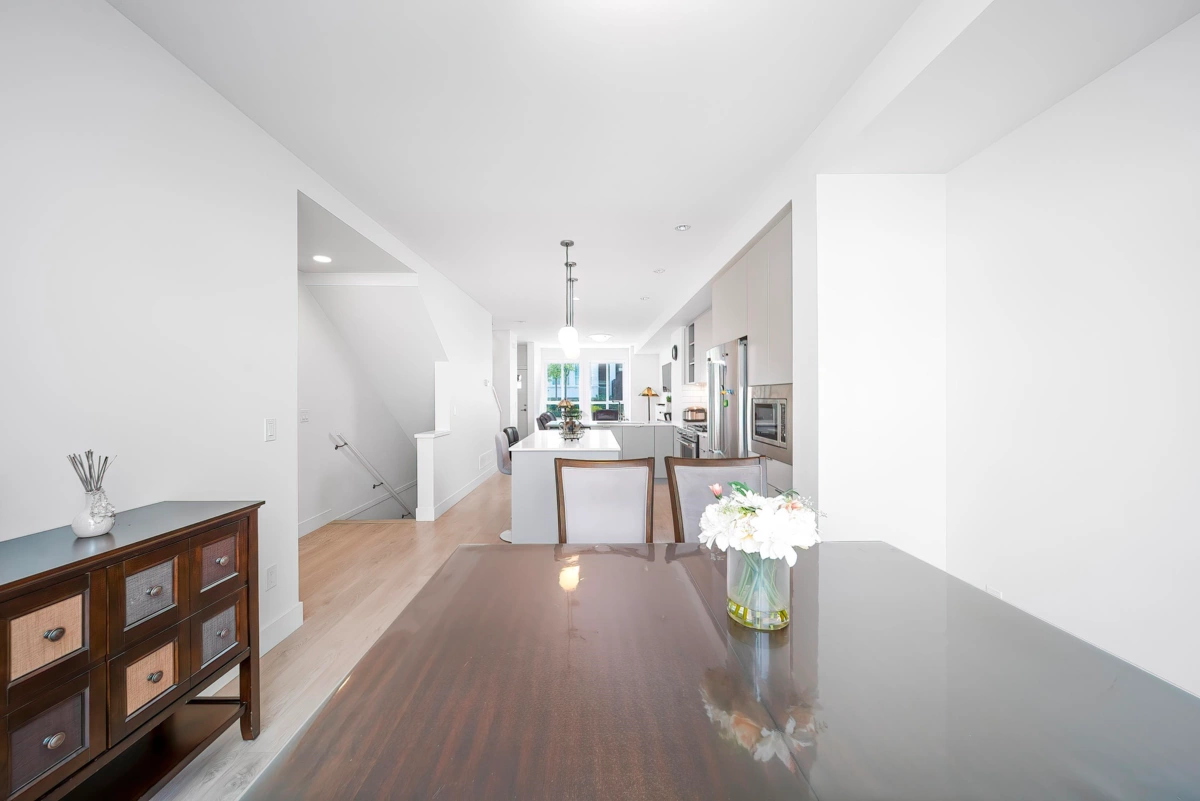 Kitchen Island Photo of 50 16561 17a Avenue, Surrey, BC