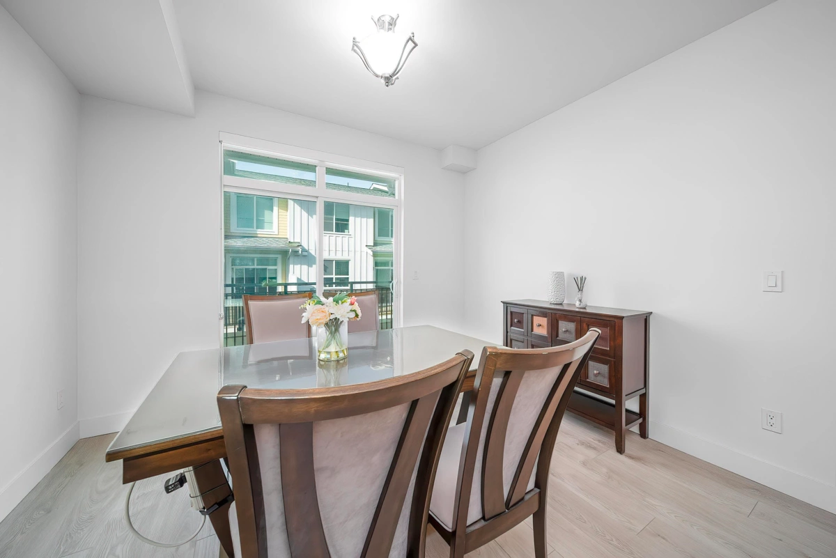 Kitchen Photo of 50 16561 17a Avenue, Surrey, BC