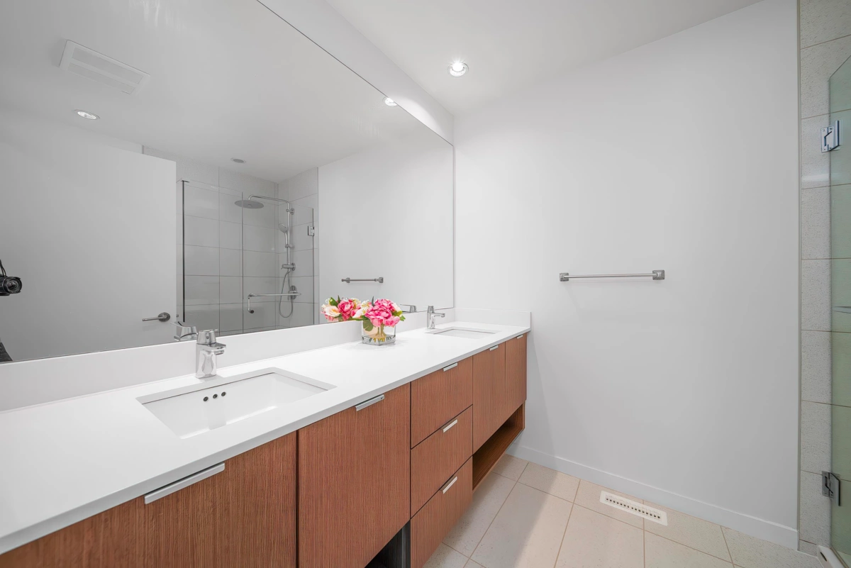Powder Room Photo of 50 16561 17a Avenue, Surrey, BC