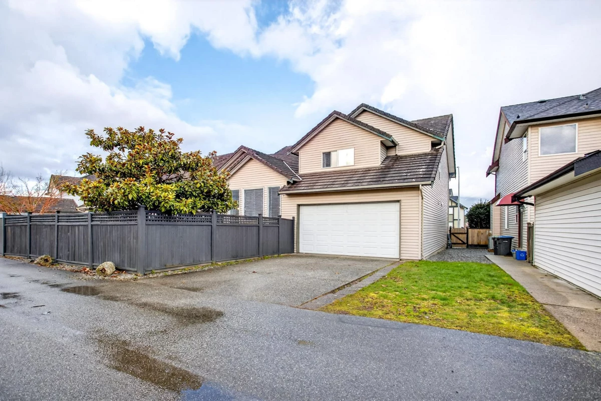 Fitness Center Photo Near 2473 Nile Gate, Port Coquitlam, BC