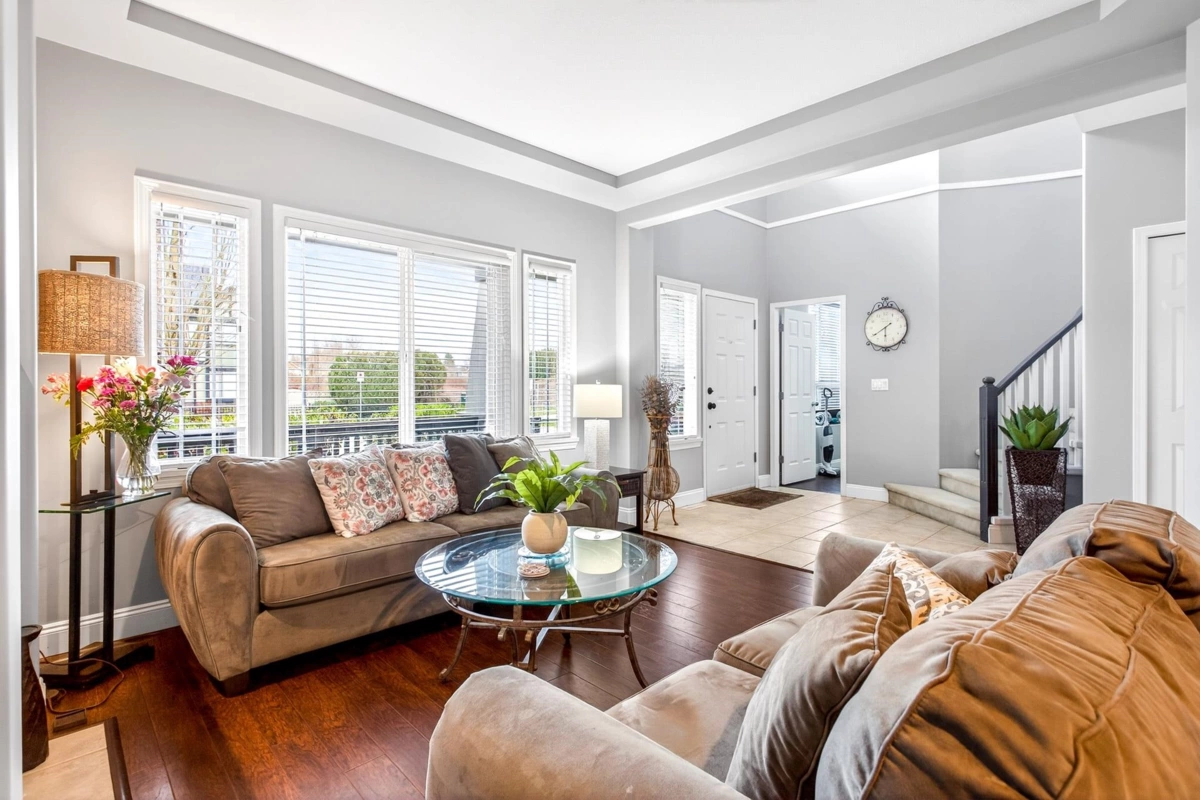 Kitchen Island Photo of 2473 Nile Gate, Port Coquitlam, BC