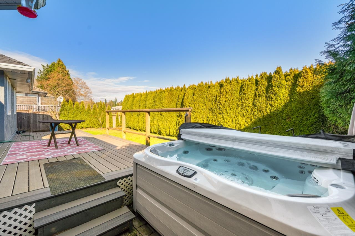 Mudroom Photo of 1071 King George Boulevard, Surrey, BC