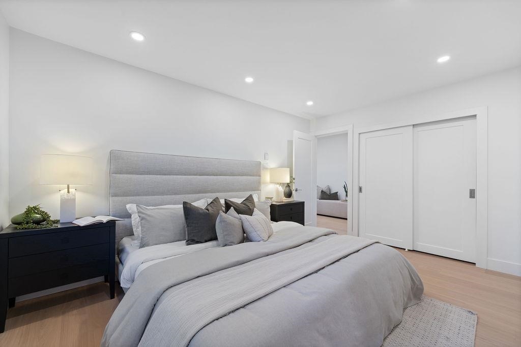 Backyard Photo of 101 2412 Haywood Avenue, West Vancouver, BC