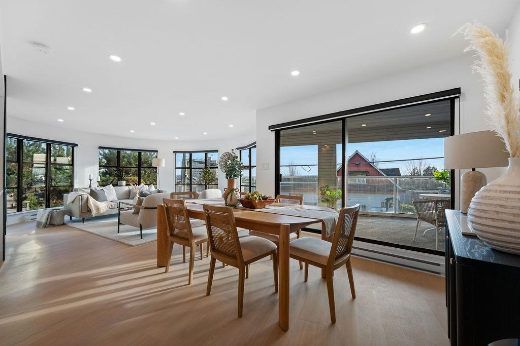 Breakfast Nook Photo of 101 2412 Haywood Avenue, West Vancouver, BC