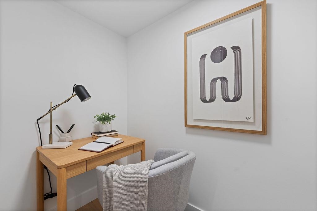 Hot Tub / Spa Photo of 101 2412 Haywood Avenue, West Vancouver, BC