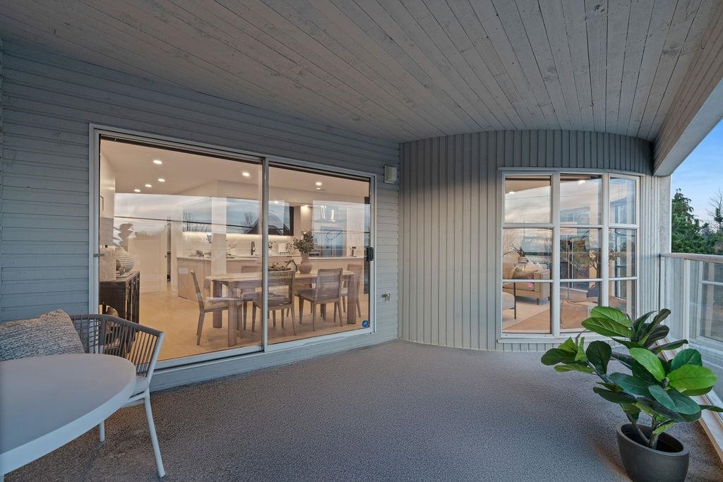 Neighborhood Park Photo Near 101 2412 Haywood Avenue, West Vancouver, BC