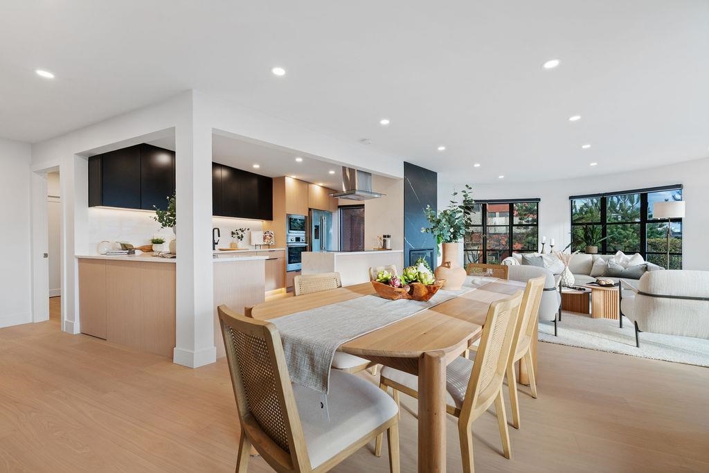 Primary Bedroom Photo of 101 2412 Haywood Avenue, West Vancouver, BC