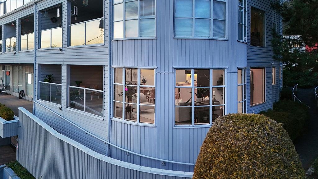 Street View Photo of 101 2412 Haywood Avenue, West Vancouver, BC