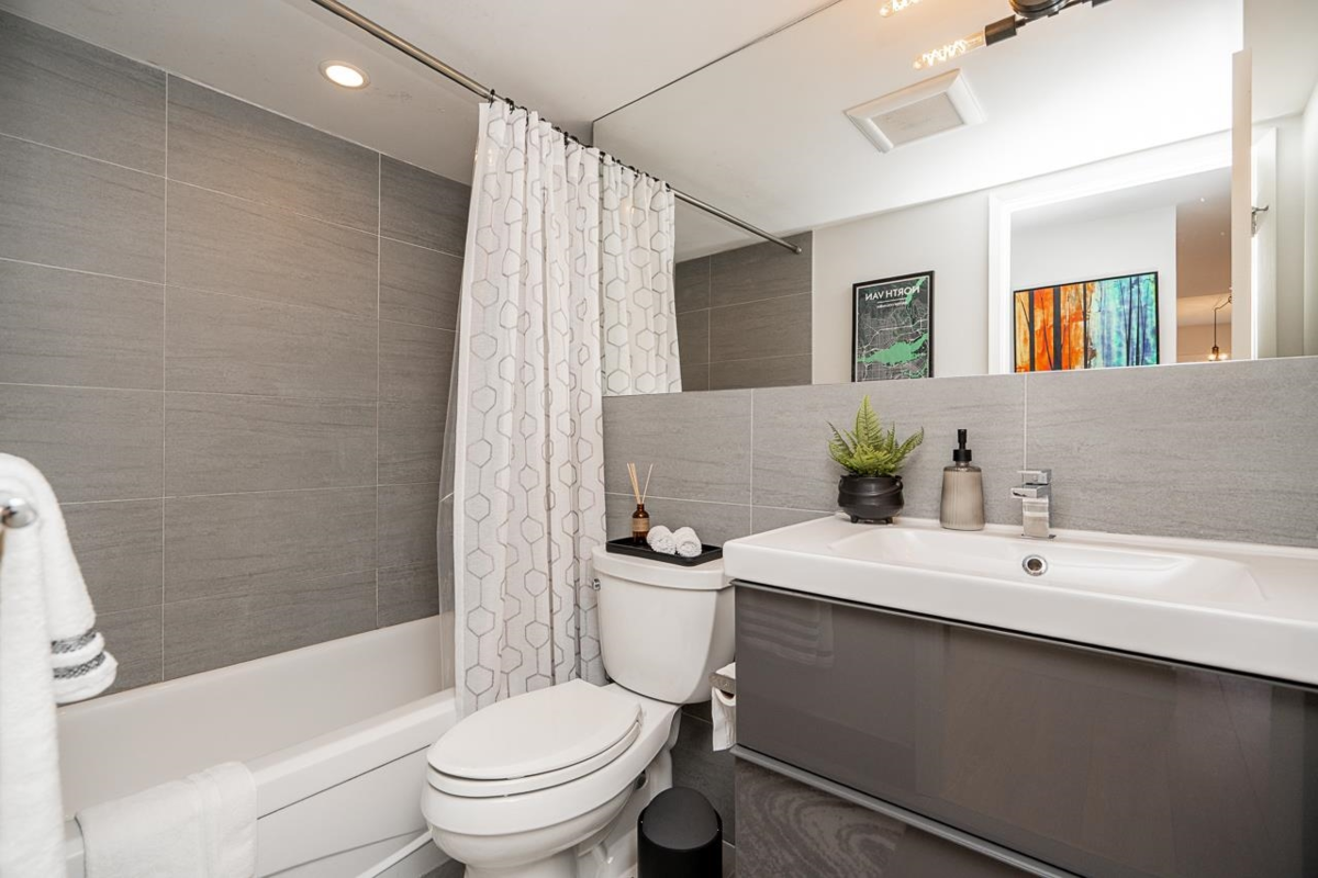 Bedroom 3 Photo of 1202 110 W 4th Street, North Vancouver, BC