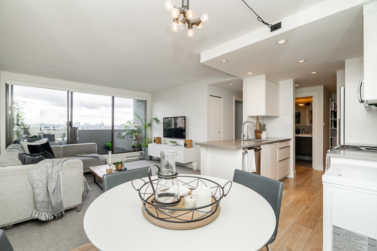 Breakfast Nook Photo of 1202 110 W 4th Street, North Vancouver, BC