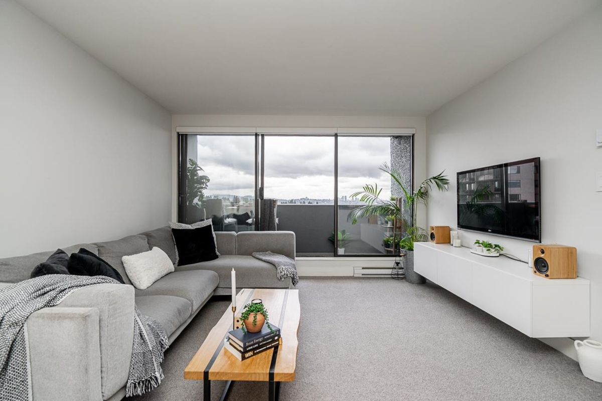 Dining Area Photo of 1202 110 W 4th Street, North Vancouver, BC
