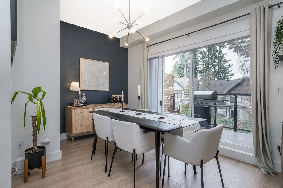 Living Room Photo of 5 14355 62 Avenue, Surrey, BC