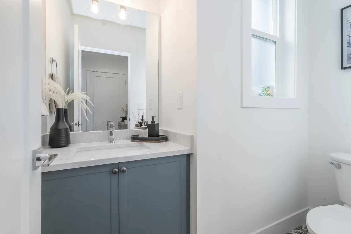 Mudroom Photo of 5 14355 62 Avenue, Surrey, BC