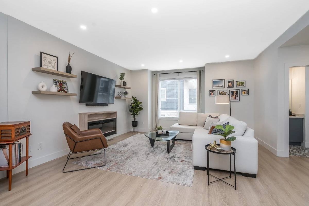 Office / Den Photo of 5 14355 62 Avenue, Surrey, BC