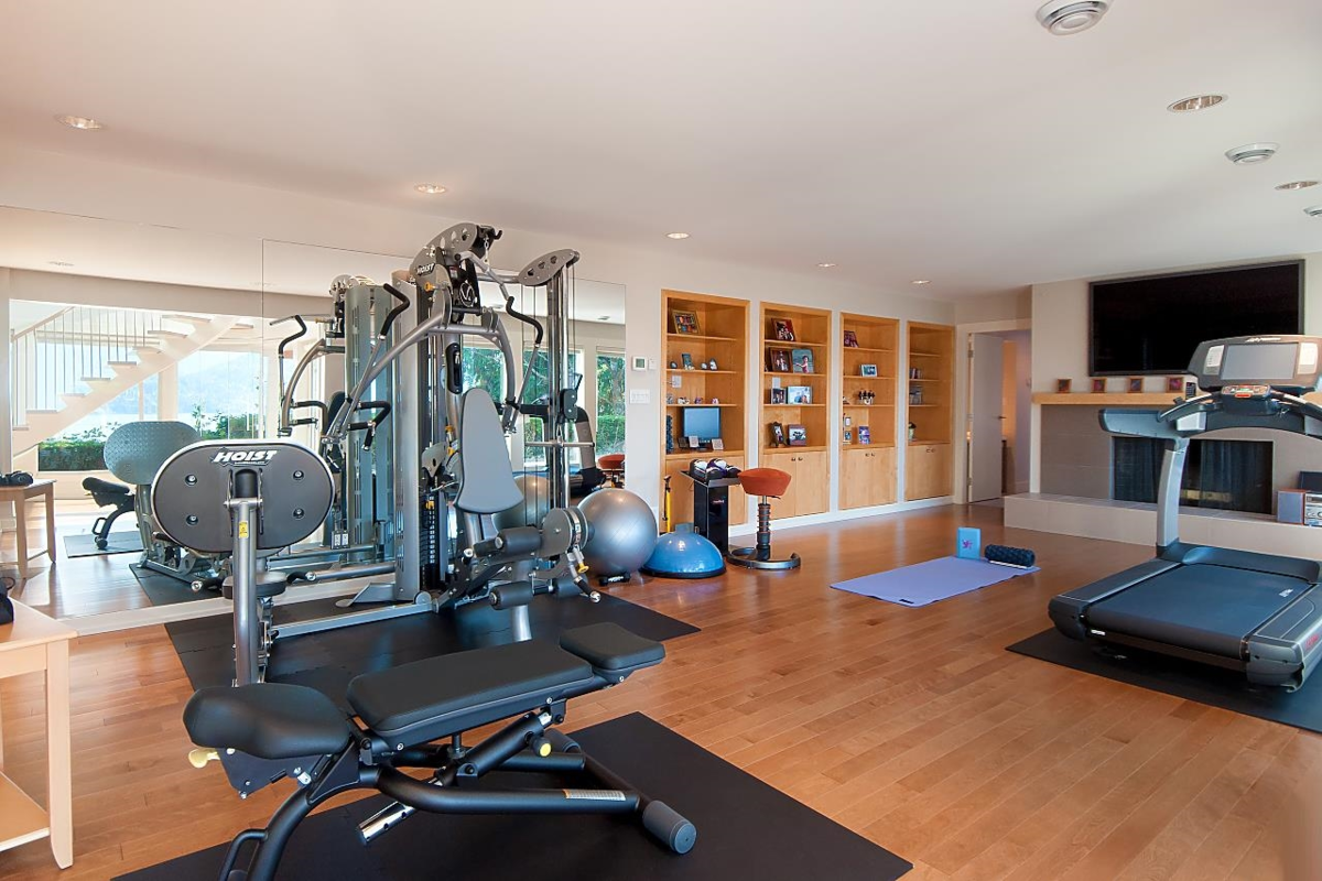 Backyard Photo of 6175 Nelson Avenue, West Vancouver, BC