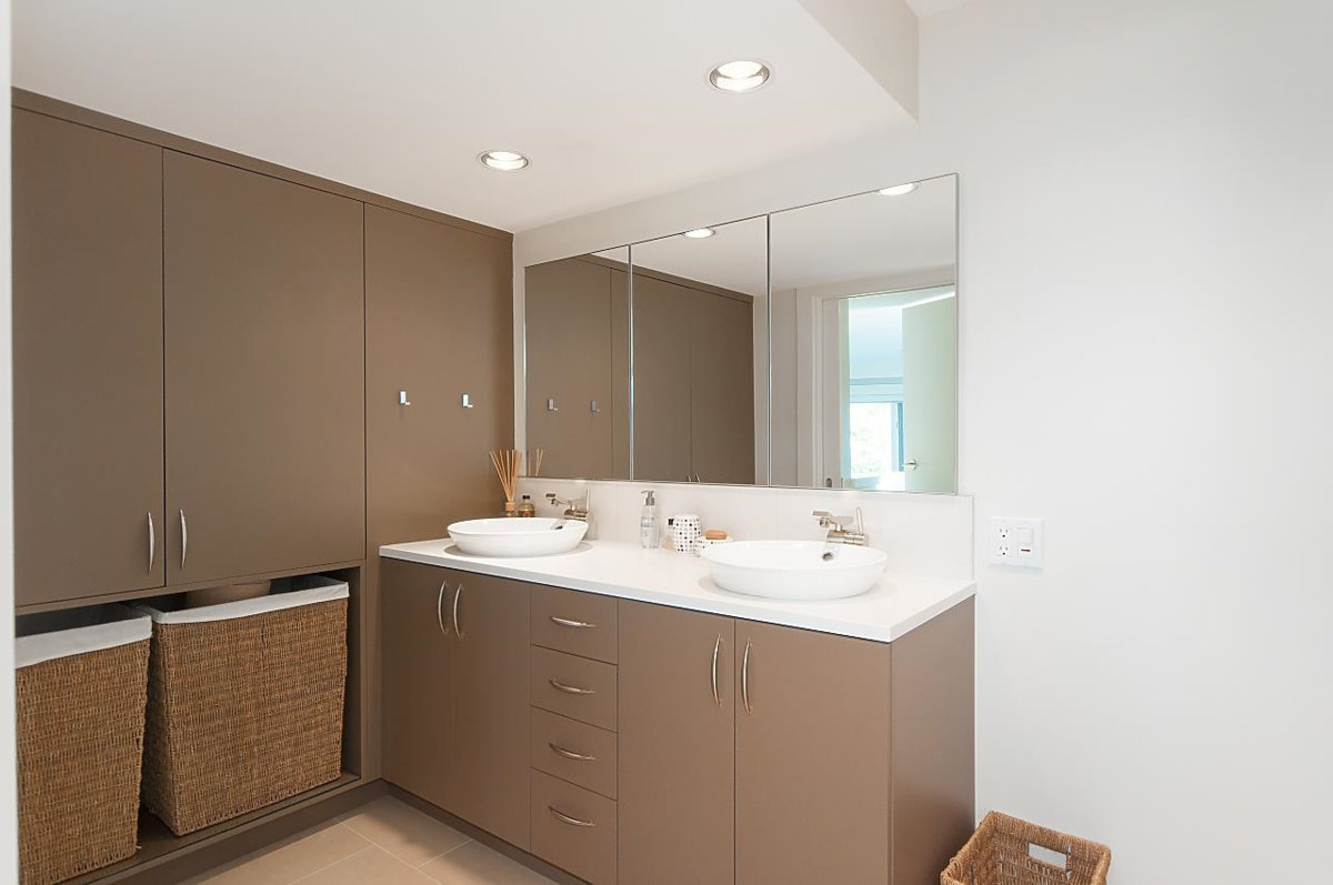 Entry Foyer Photo of 6175 Nelson Avenue, West Vancouver, BC