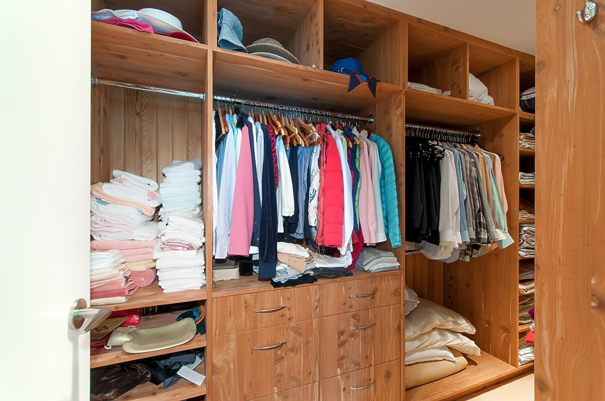 Hallway Photo of 6175 Nelson Avenue, West Vancouver, BC