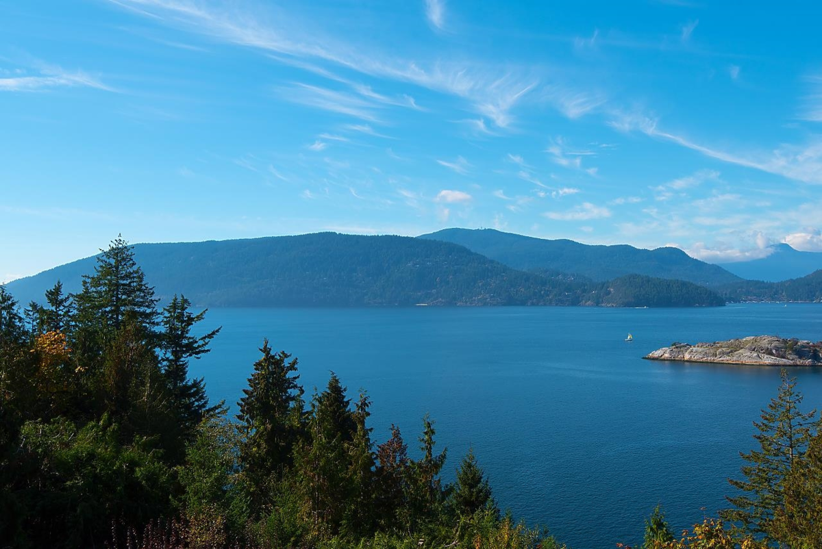 Hot Tub / Spa Photo of 6175 Nelson Avenue, West Vancouver, BC