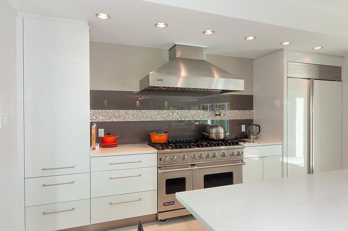 Kitchen Photo of 6175 Nelson Avenue, West Vancouver, BC