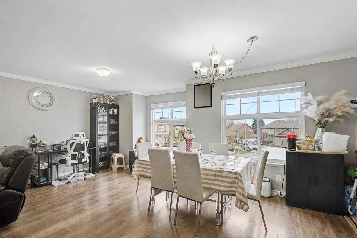 Dining Area Photo of 35186 Laburnum Avenue, Abbotsford, BC