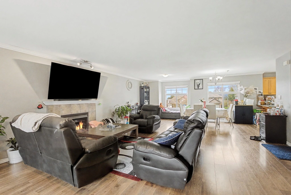 Family Room Photo of 35186 Laburnum Avenue, Abbotsford, BC