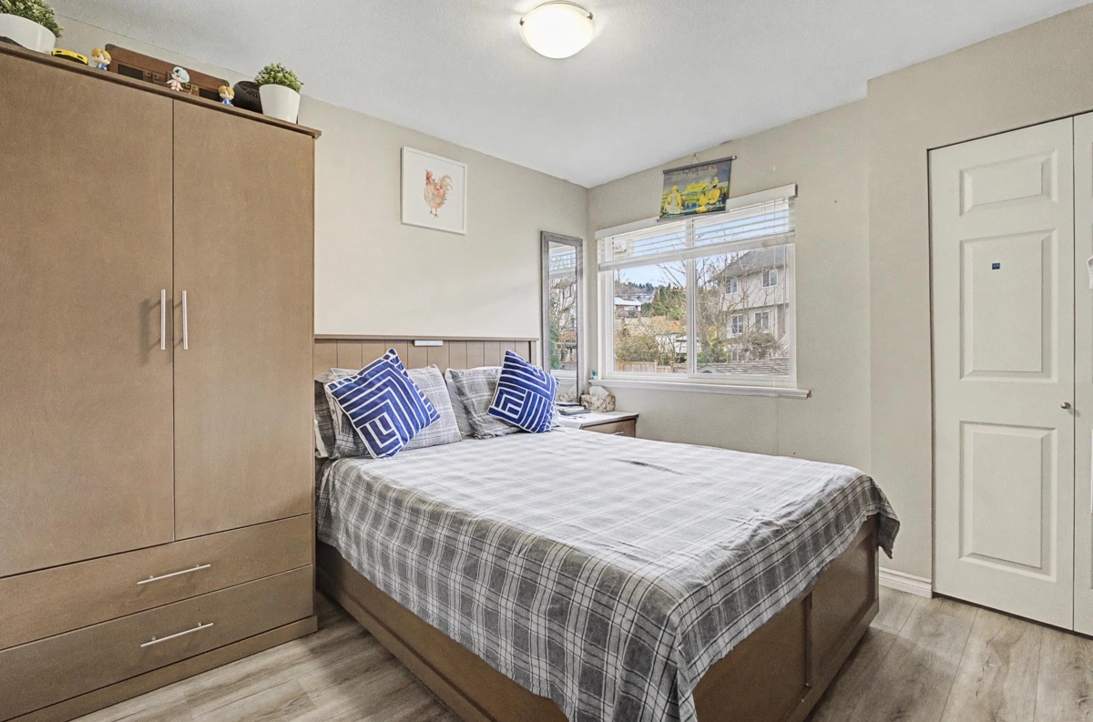 Powder Room Photo of 35186 Laburnum Avenue, Abbotsford, BC