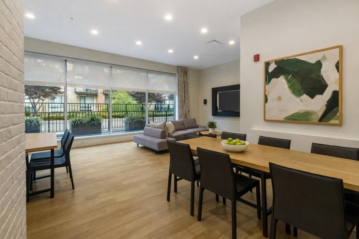 Office / Den Photo of 414 725 Marine Drive, North Vancouver, BC