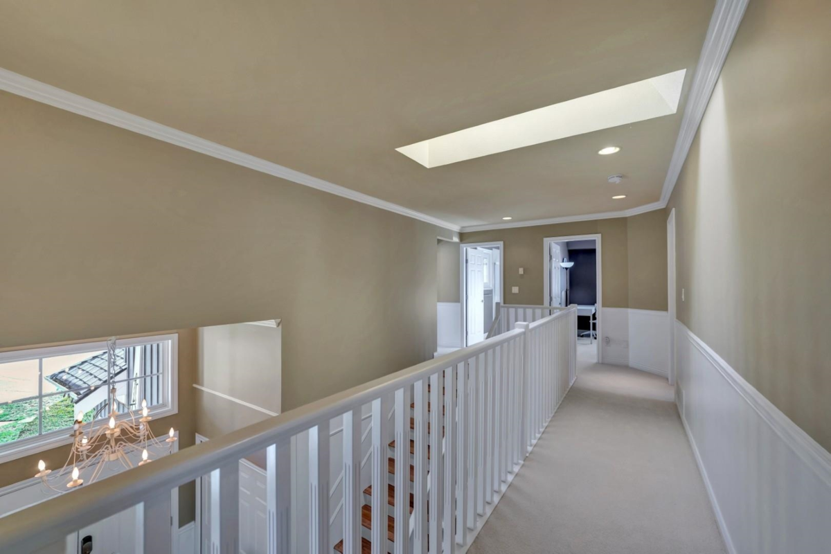 Entry Foyer Photo of 14763 31a Avenue, Surrey, BC