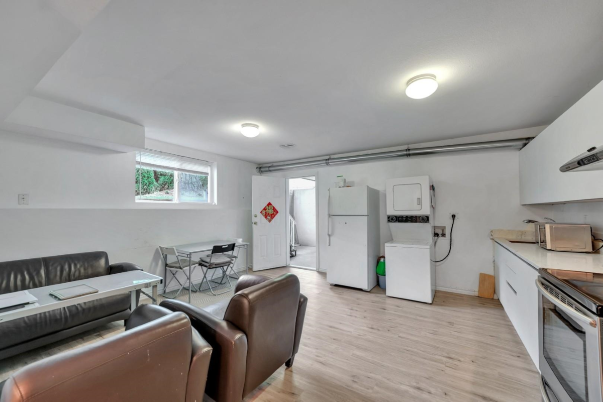 Front Yard Photo of 14763 31a Avenue, Surrey, BC