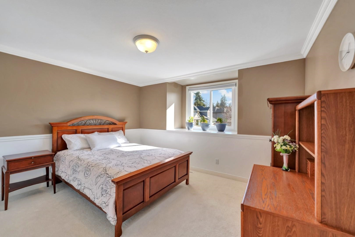 Garage Interior Photo of 14763 31a Avenue, Surrey, BC