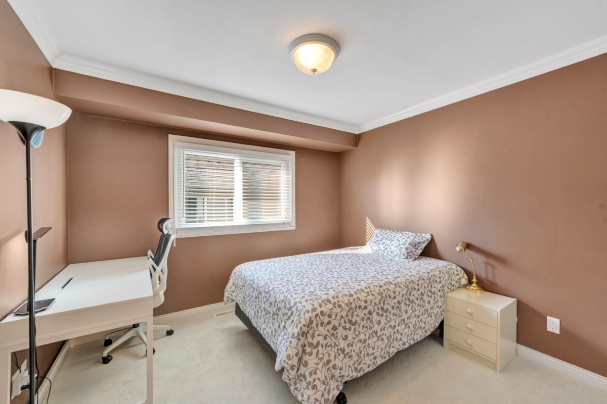 Hallway Photo of 14763 31a Avenue, Surrey, BC