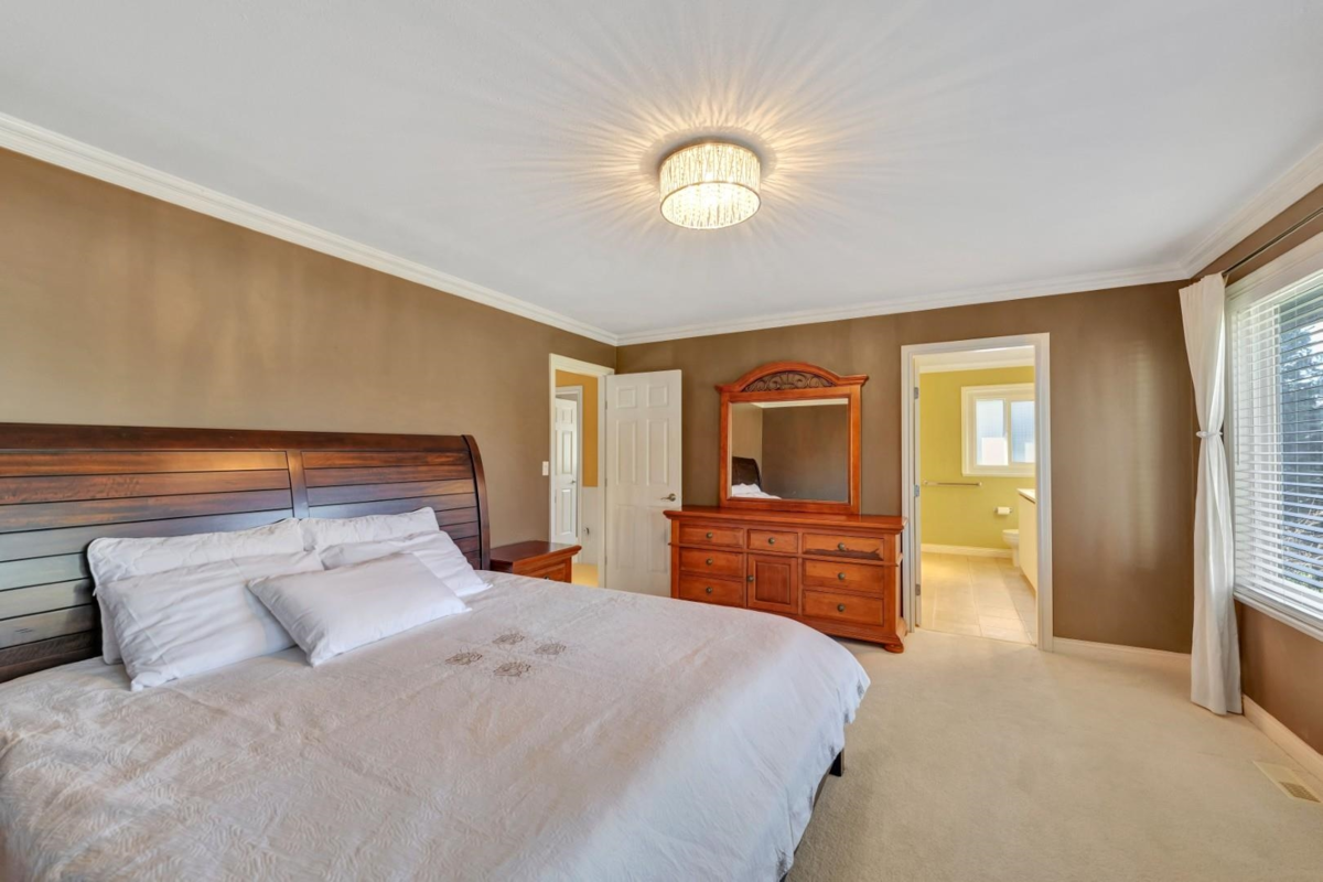 Powder Room Photo of 14763 31a Avenue, Surrey, BC