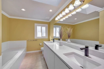 Basement Recreation Room Photo of 14763 31a Avenue, Surrey, BC