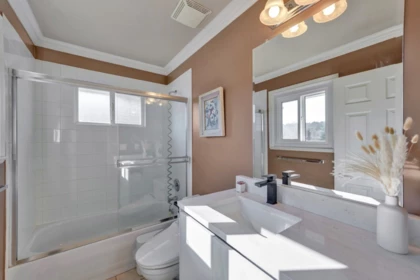 Mudroom Photo of 14763 31a Avenue, Surrey, BC