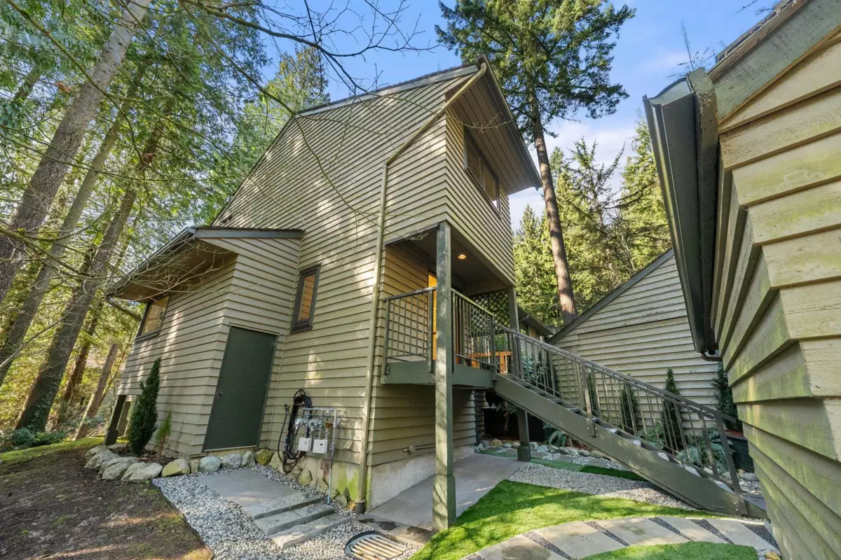 Exterior Rear Photo of 867 Frederick Road, North Vancouver, BC