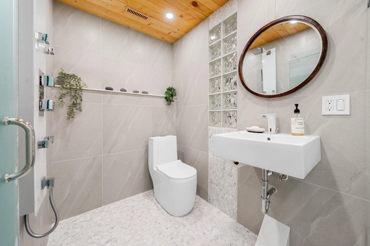 Garage Interior Photo of 867 Frederick Road, North Vancouver, BC