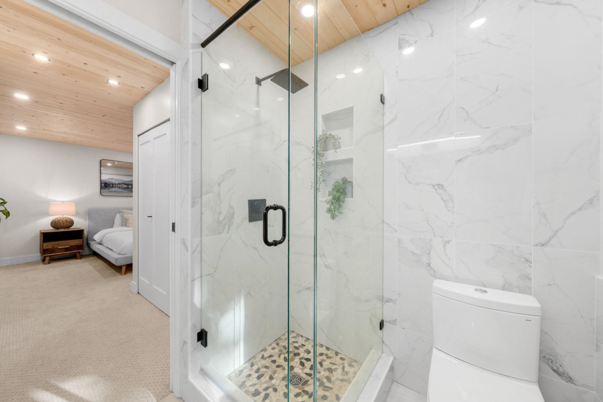 Loft / Bonus Room Photo of 867 Frederick Road, North Vancouver, BC