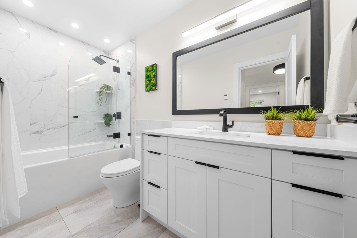 Mudroom Photo of 867 Frederick Road, North Vancouver, BC