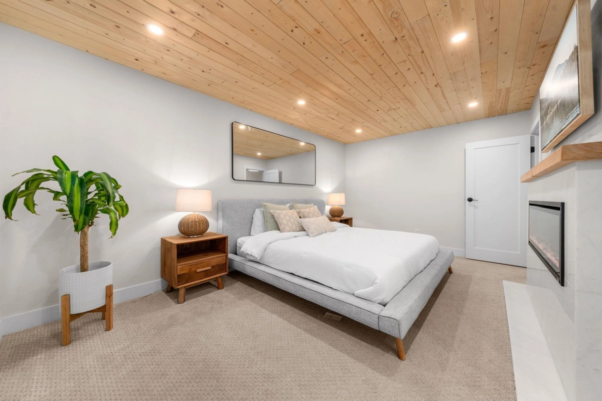 Powder Room Photo of 867 Frederick Road, North Vancouver, BC