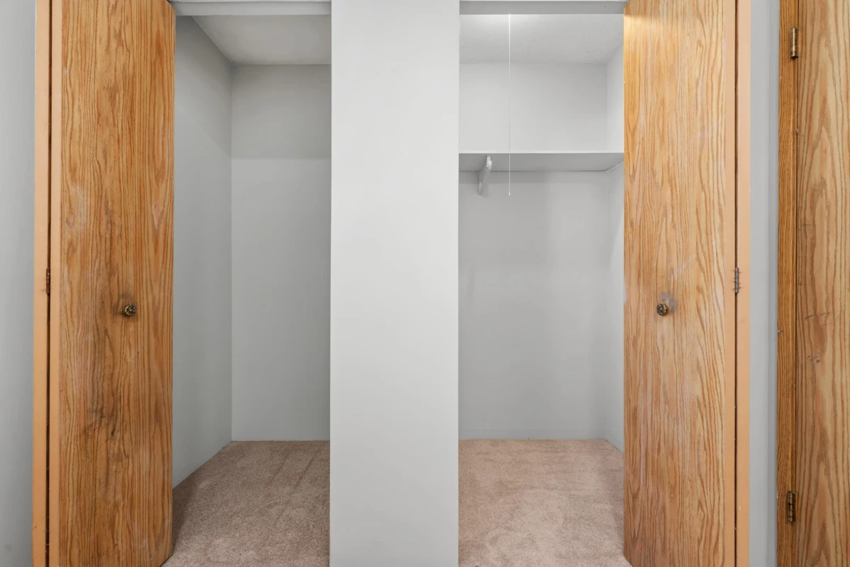 Basement Recreation Room Photo of 4 6631 Cooney Road, Richmond, BC