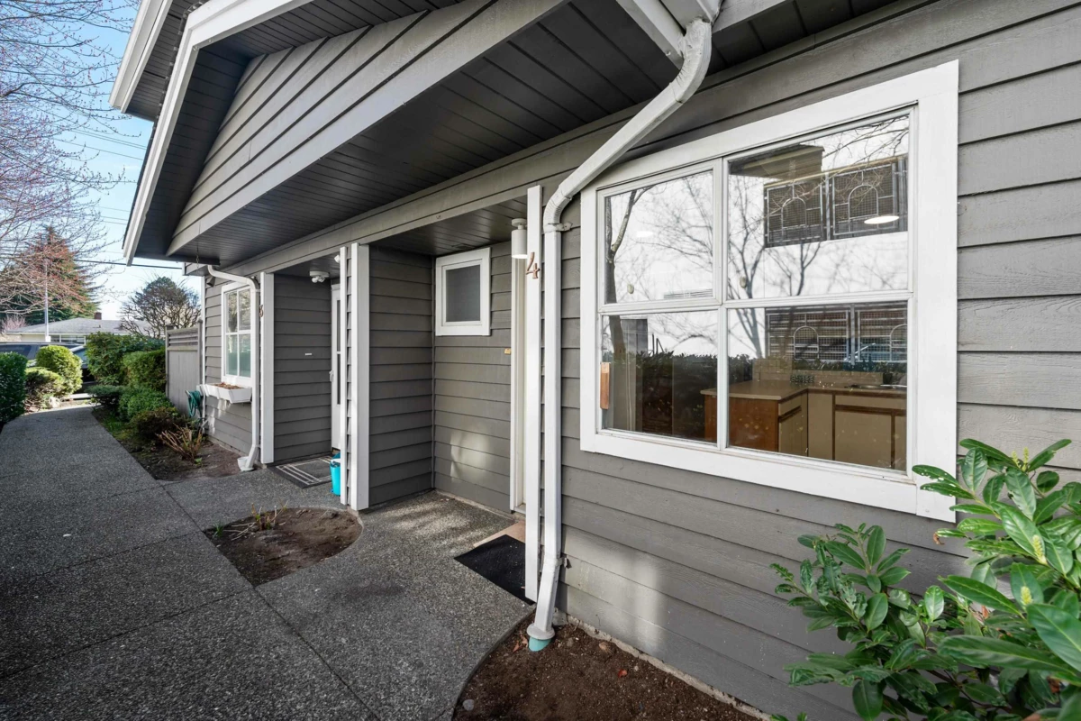 Garden / Landscaping Photo of 4 6631 Cooney Road, Richmond, BC