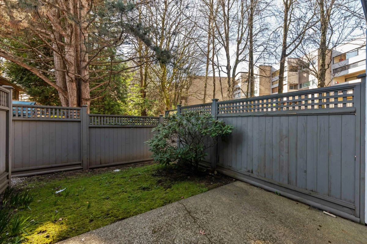 Hot Tub / Spa Photo of 4 6631 Cooney Road, Richmond, BC