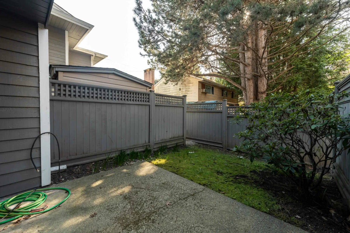 Swimming Pool Photo of 4 6631 Cooney Road, Richmond, BC