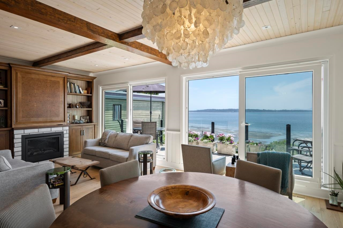 Kitchen Photo of 14553 Sunset Drive, White Rock, BC