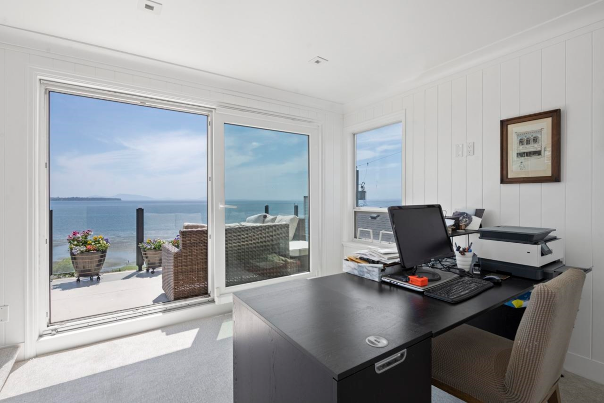 Laundry Room Photo of 14553 Sunset Drive, White Rock, BC